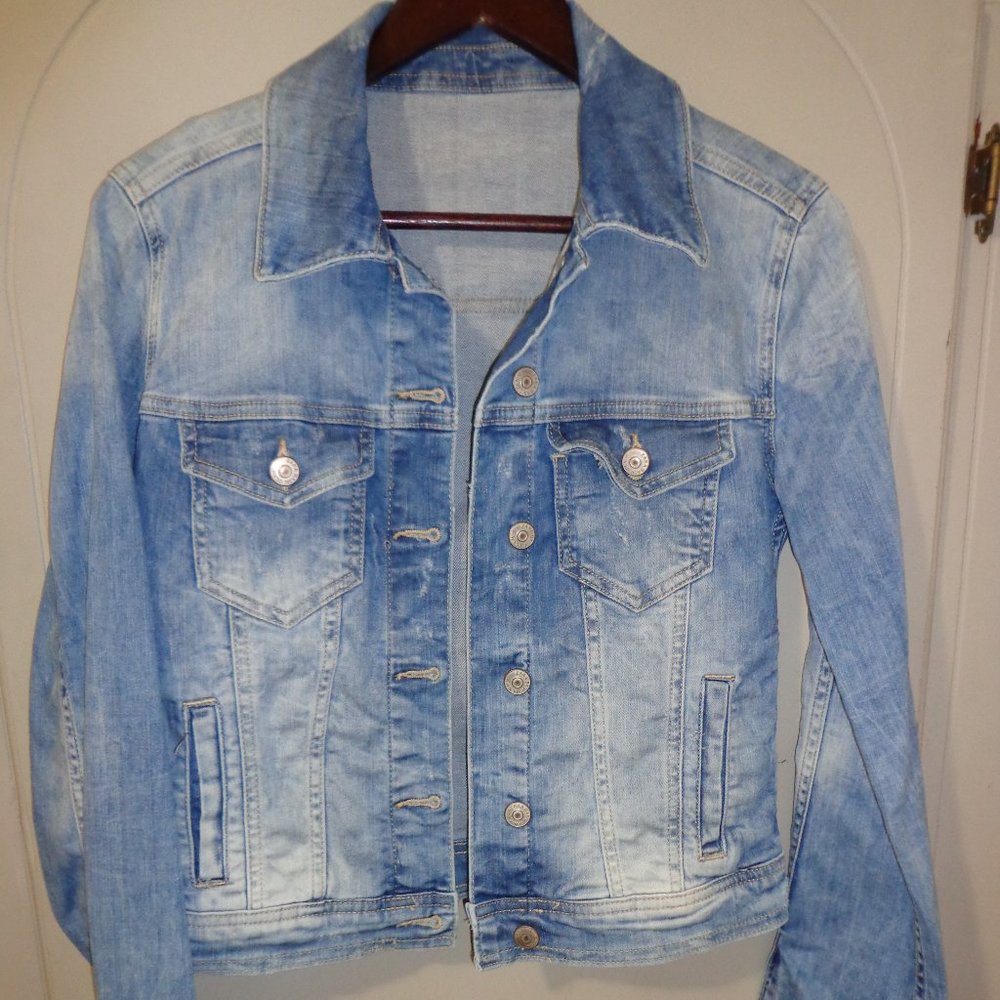 Zara Basic Denim Jean Jacket S Distressed Button Closure